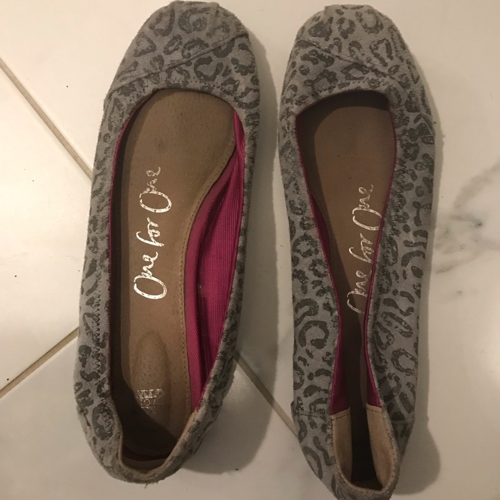 Toms animal print ballet flats
